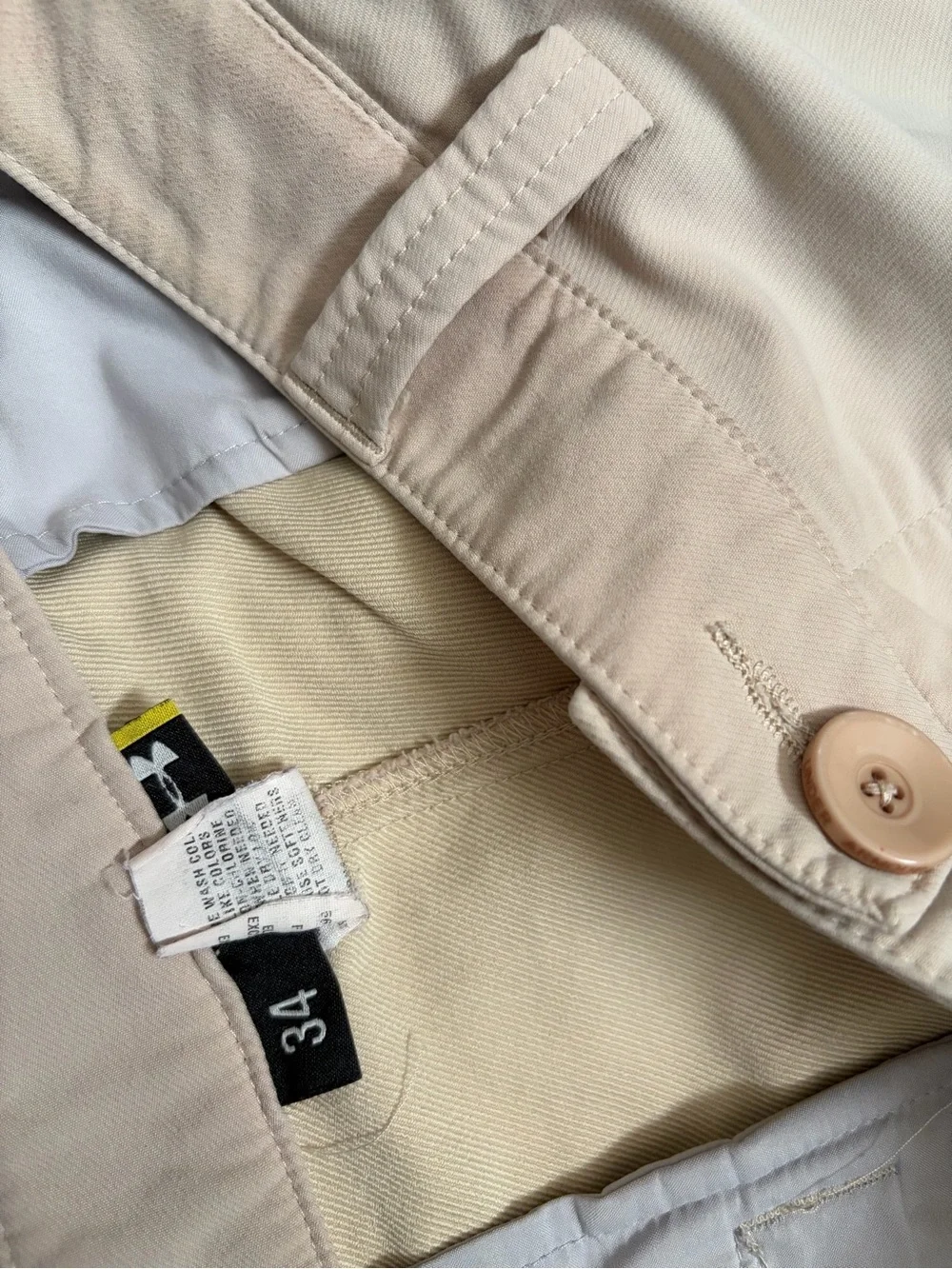 Under Armour Men’s Khaki Golf Shorts Size 34 Tan Performance Chino